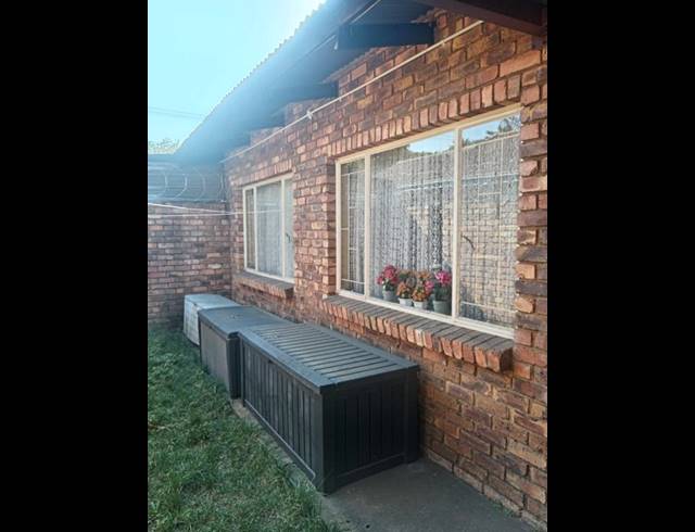 2 BEDROOM APARTMENT FOR SALE IN PRETORIA GARDENS